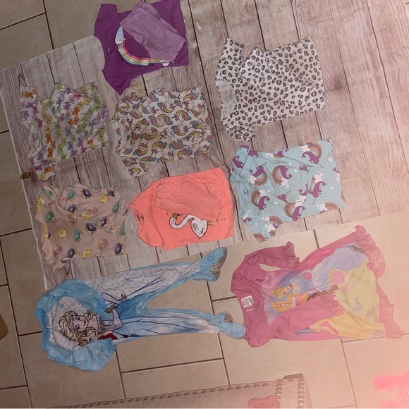 Huge 3T Pajama bundle (9 items) - Picture 12 of 12